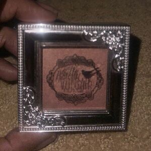 Pretty vulgar Shimmering Swan Powder Highlighter size small